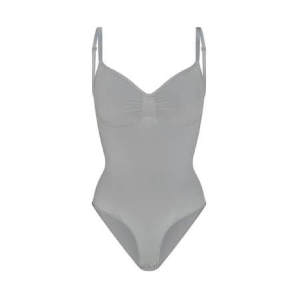 SKIMS seamless sculpt bodysuit dove grey